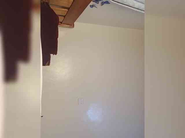 Hotpetite555 webcam