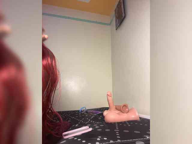 Hotpetite555 webcam