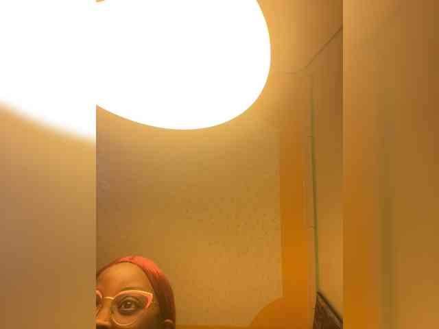 Hotpetite555 webcam
