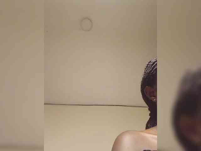 Hotpetite555 webcam