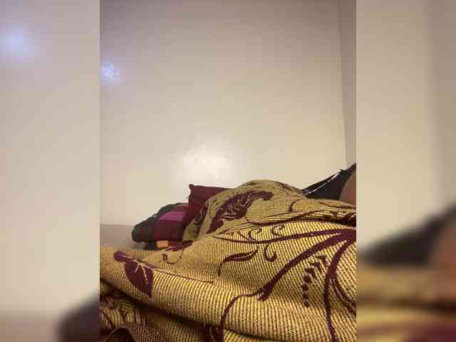 Hotpetite555 webcam