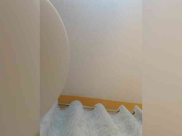 Hotpetite555 webcam