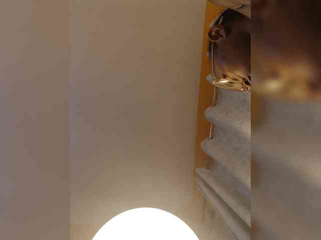 Hotpetite555 webcam