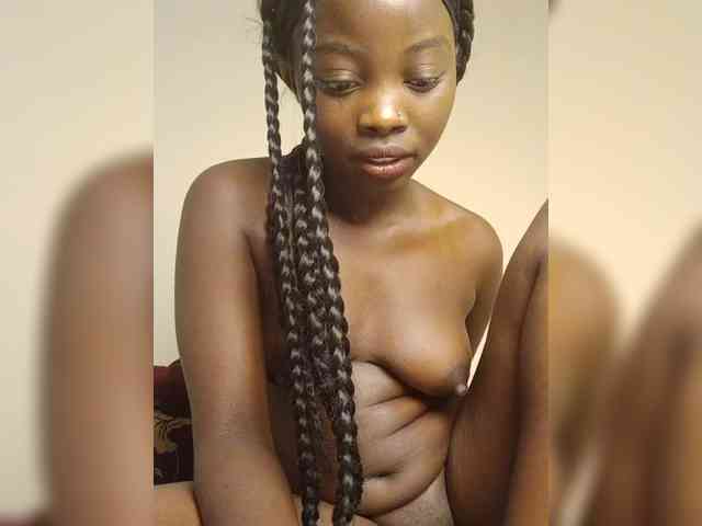 Hotpetite555 webcam