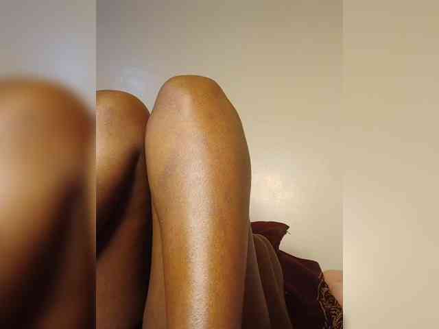 Hotpetite555 webcam