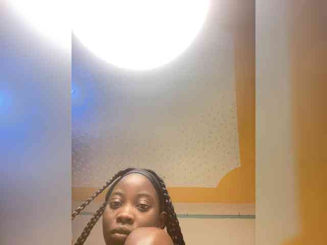 Hotpetite555 webcam
