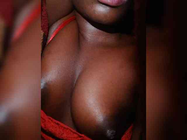 Hotpetite555 webcam
