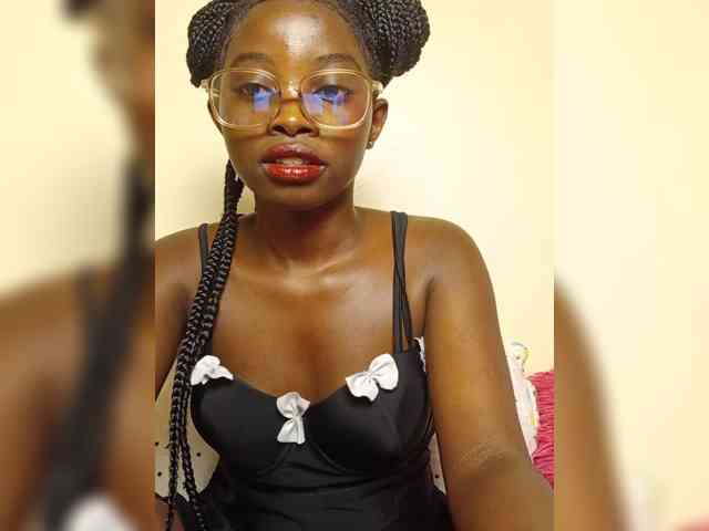 Model: Hotpetitechic