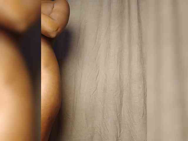 Hotpetite555 webcam