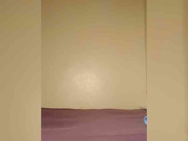 Hotpetite555 webcam