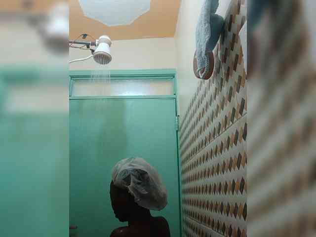 Hotpetite555 webcam