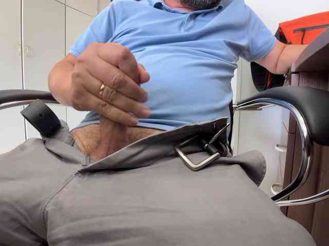 old-daddy17m Live Webcam on BongaCams