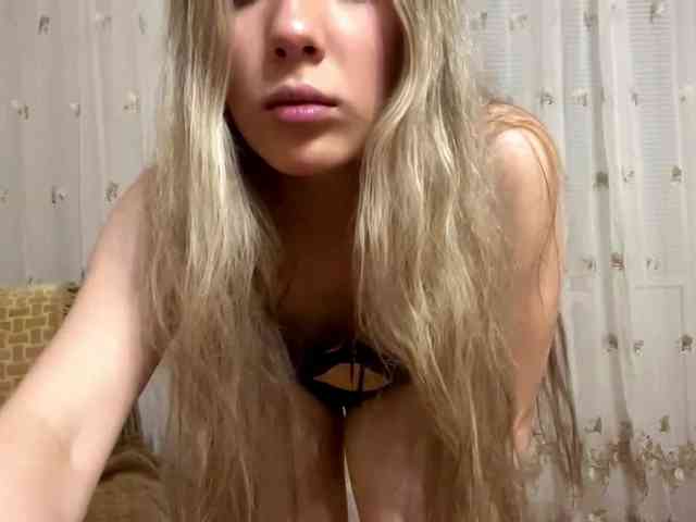 Model: TessaOfferman
