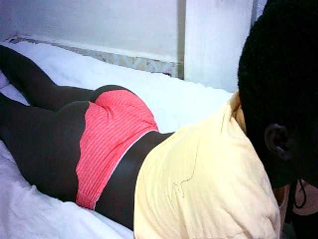Petitelove live cam on BongaCams