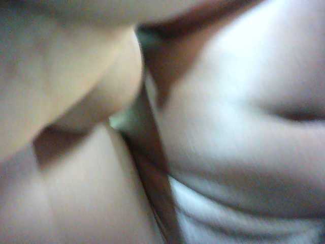 Petitelove live cam on BongaCams