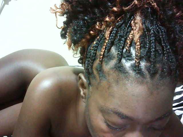 Petitelove live cam on BongaCams