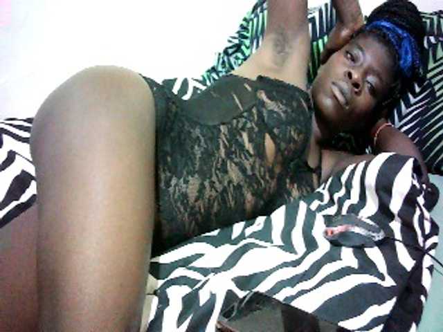 Petitelove live cam on BongaCams