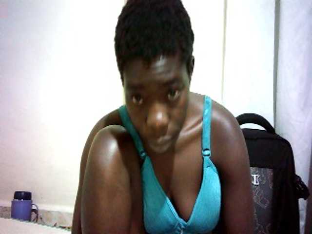 Petitelove live cam on BongaCams