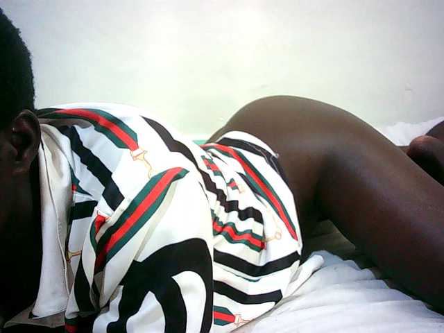 Petitelove live cam on BongaCams