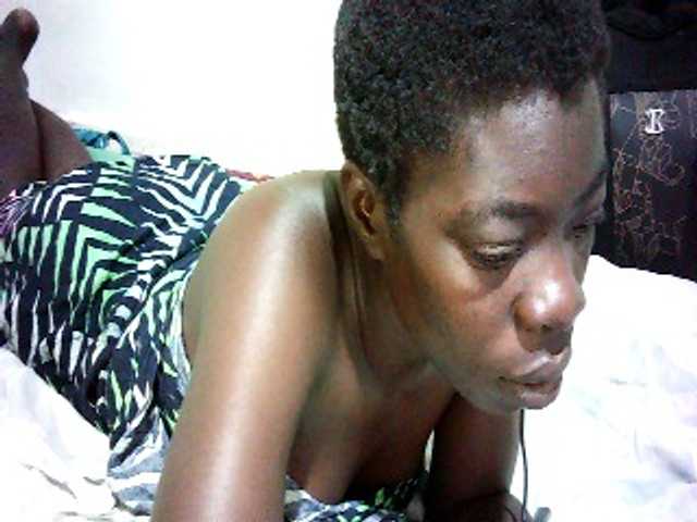 Petitelove live cam on BongaCams