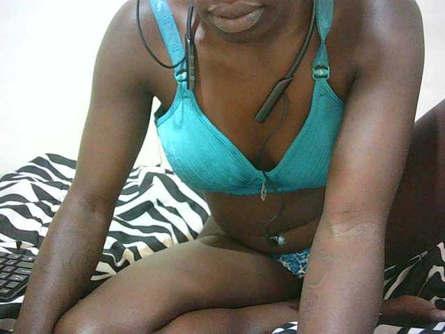 Petitelove live cam on UnifiedCams