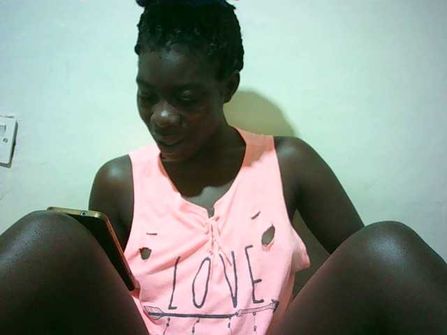 Petitelove live cam on BongaCams