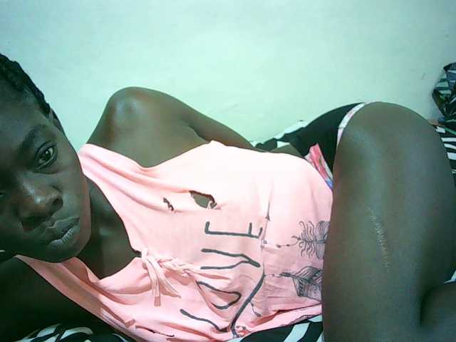 Petitelove live cam on BongaCams