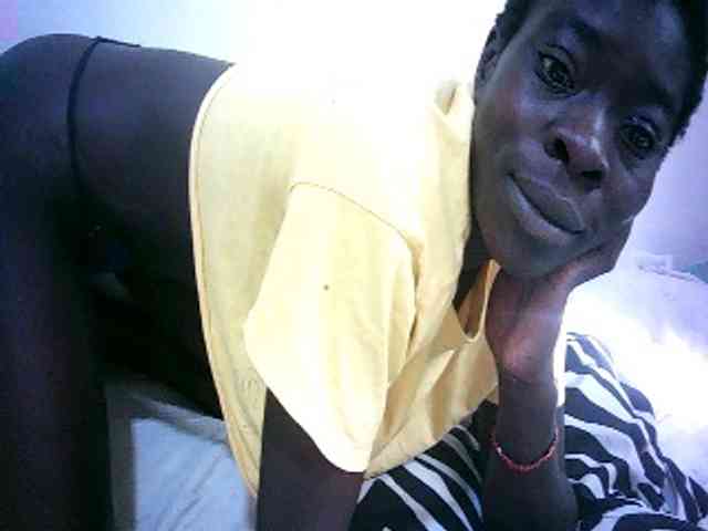 Model: Petitelove
