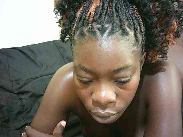 Model: Petitelove
