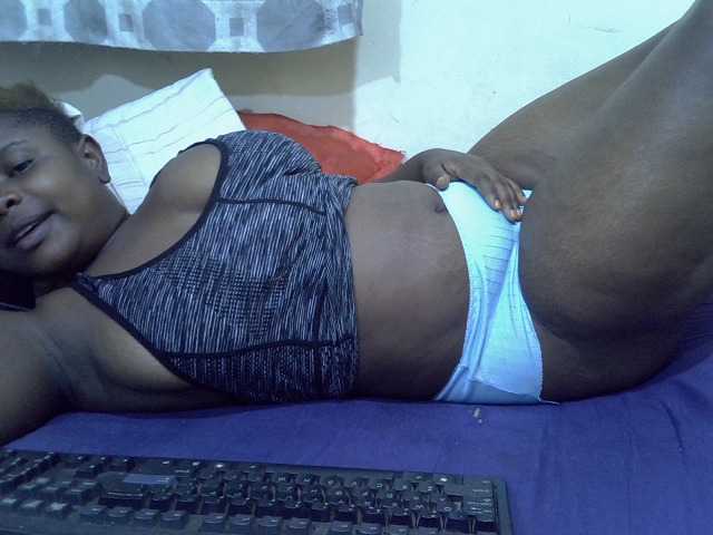 queentasha live cam on BongaCams