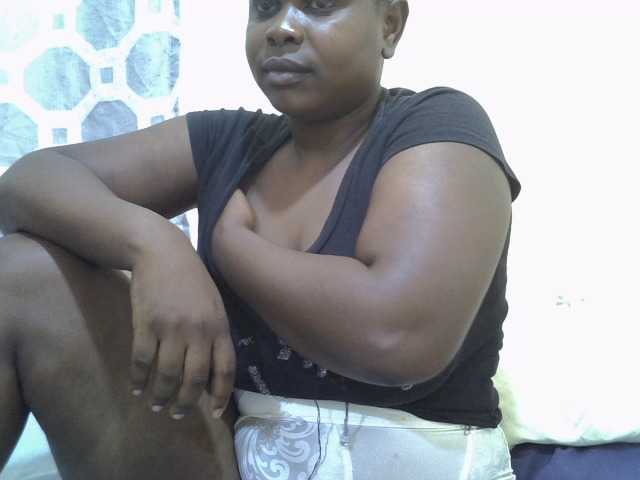 queentasha live cam on BongaCams