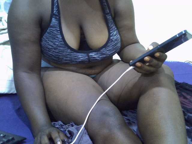 queentasha live cam on BongaCams