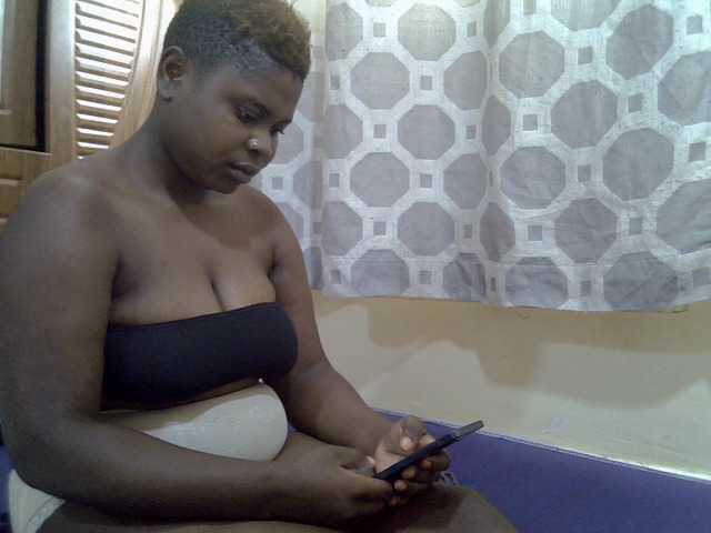 queentasha live cam on BongaCams