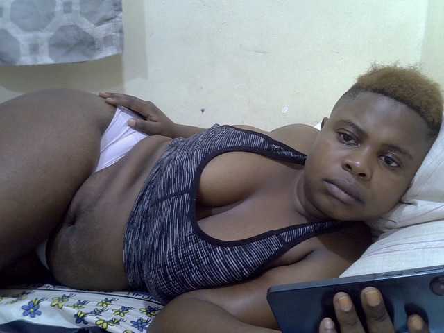 queentasha live cam on BongaCams