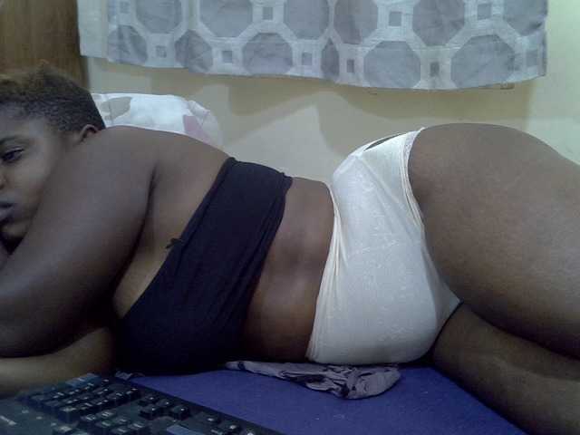 queentasha live cam on BongaCams