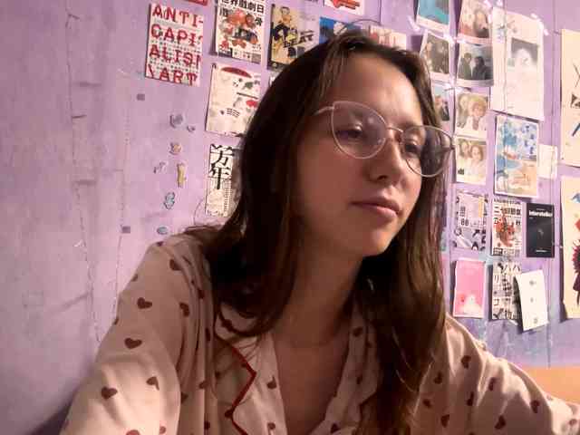 JazminKulju webcam