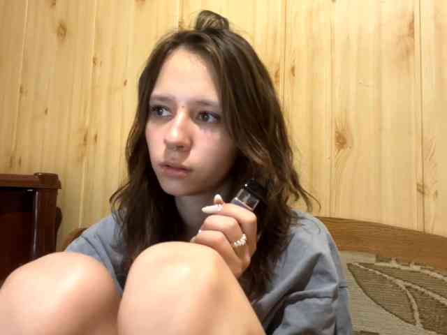 JazminKulju webcam