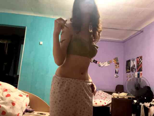 JazminKulju webcam