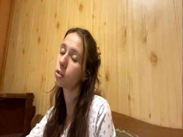 JazminKulju webcam