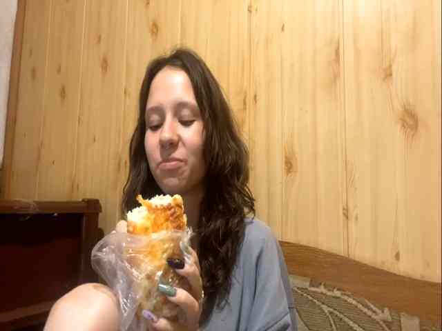 JazminKulju webcam