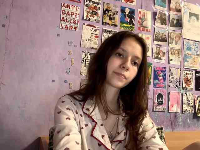 Jazminkulju's cam show statistics and live stream