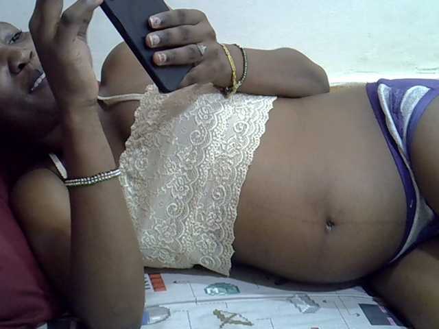 Slimpetite live cam on BongaCams