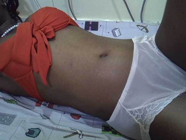 Slimpetite live cam on BongaCams
