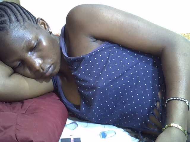 Slimpetite live cam on BongaCams