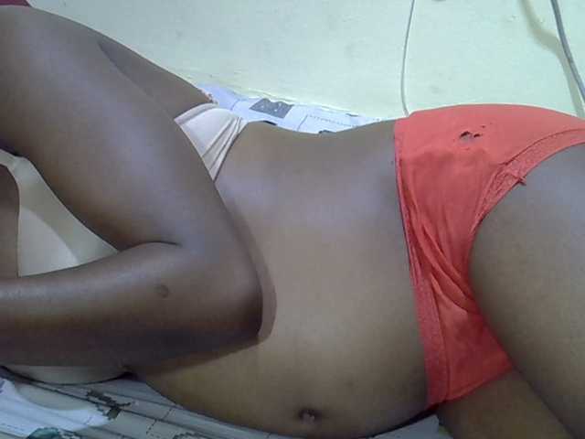 Slimpetite live cam on BongaCams