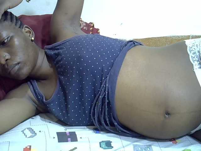 Slimpetite live cam on BongaCams