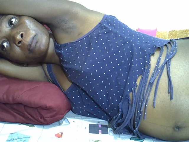 Slimpetite live cam on BongaCams