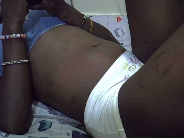 Slimpetite live cam on BongaCams