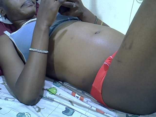 Slimpetite live cam on BongaCams