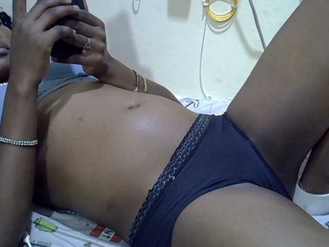 Slimpetite live cam on BongaCams